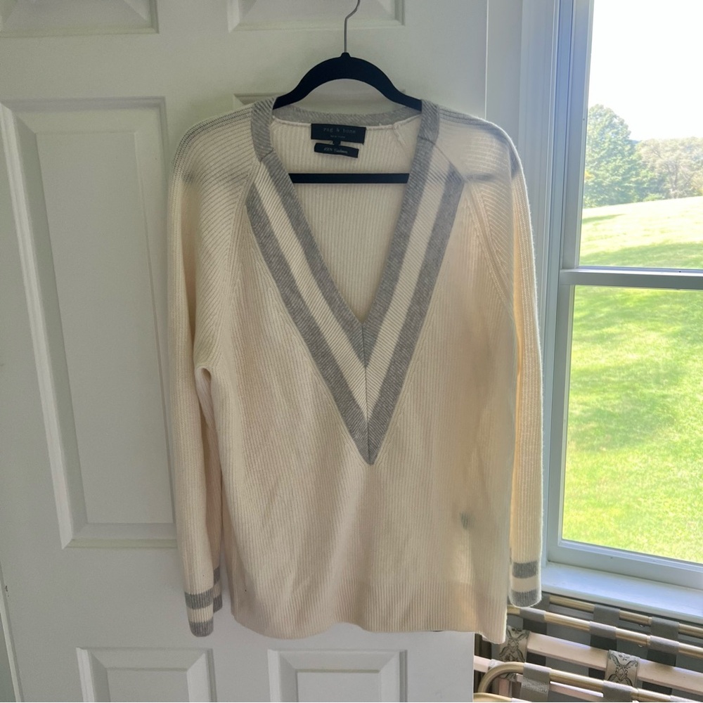 Rag & Bone Cream V-Neck Pullover Sweater with Gray Trim